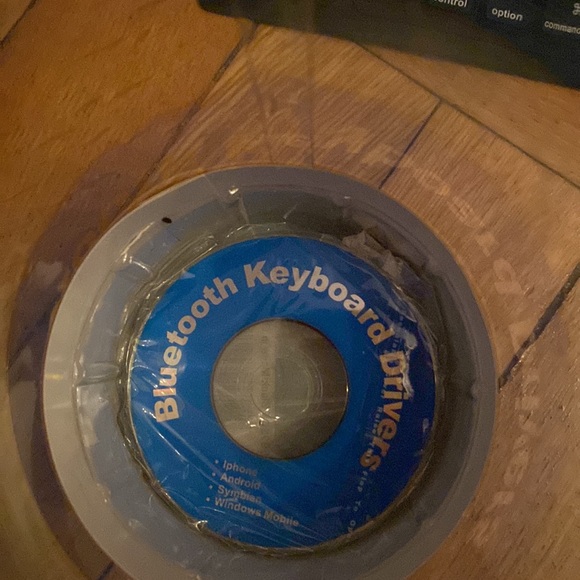 Never used- Brookstone Bluetooth roll up keyboard! - Picture 8 of 8